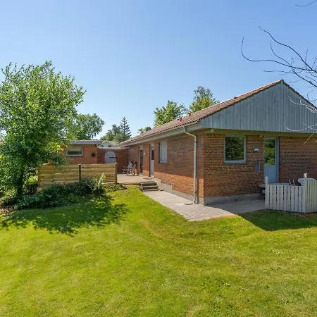 Semesterbostad Holiday Nell - 800m From The Sea In Se Jutland