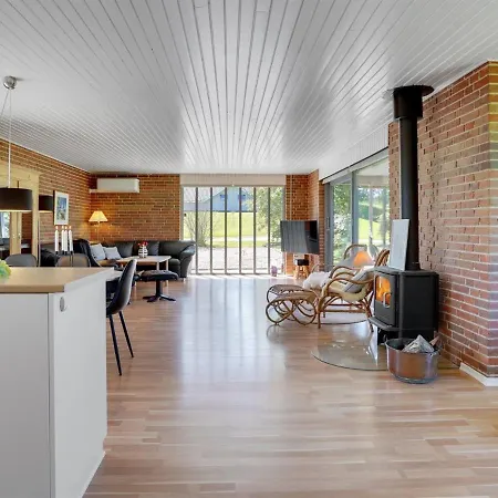 Semesterbostad Holiday Nell - 800m From The Sea In Se Jutland